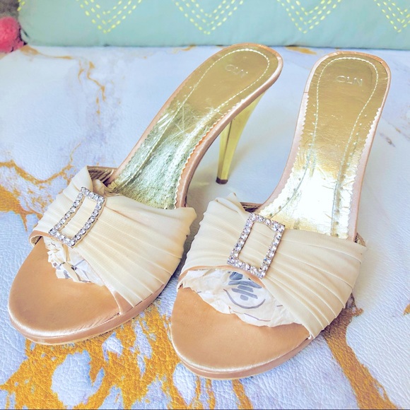 CLN Gold and Beige Formal Slip-On Heels - Picture 2 of 6